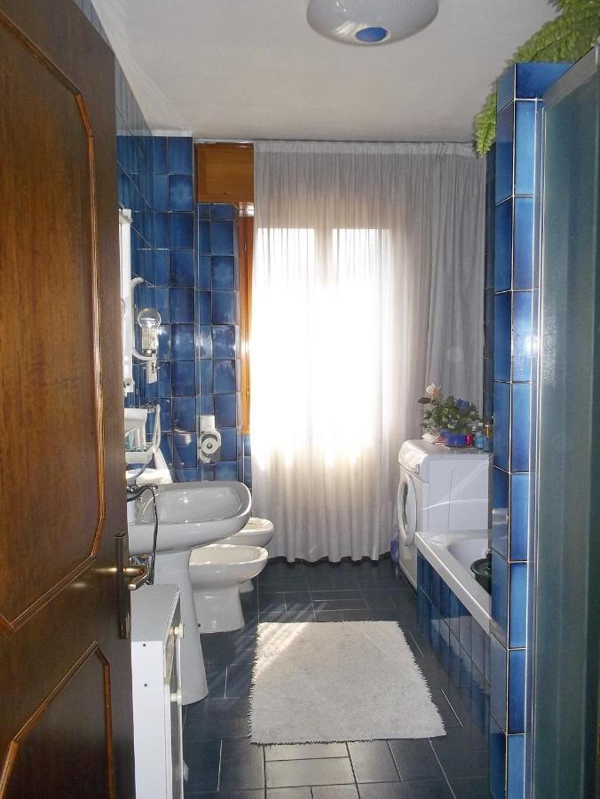 B&B Da Lori Tirano Bagian luar foto