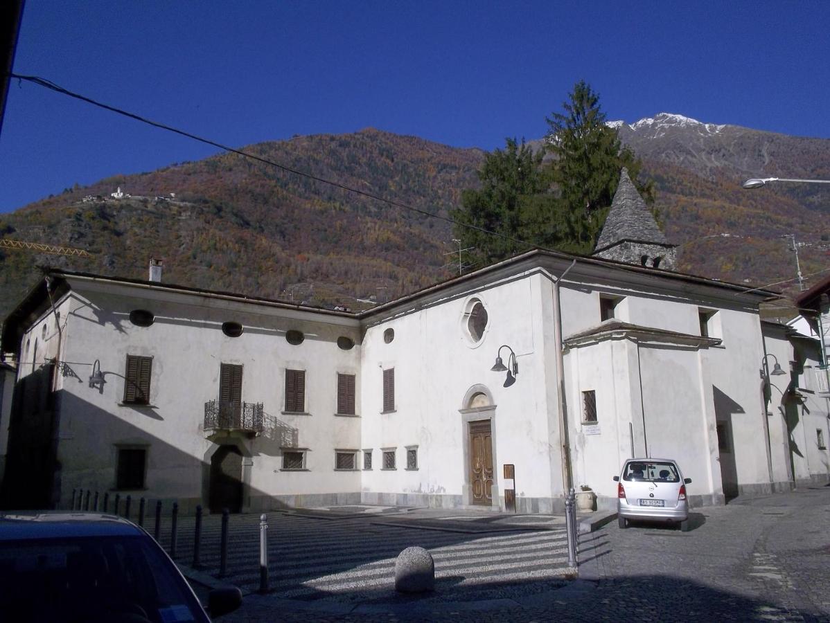 B&B Da Lori Tirano Bagian luar foto
