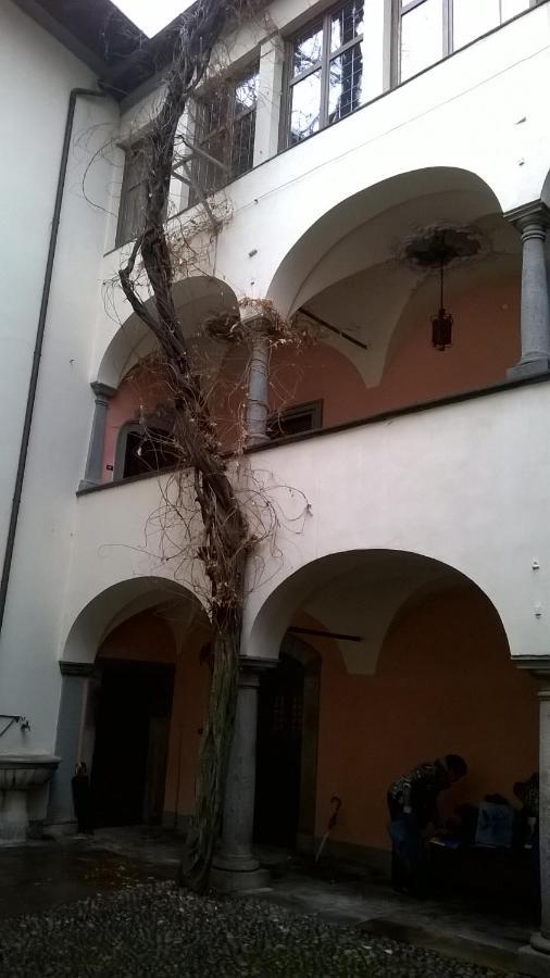 B&B Da Lori Tirano Bagian luar foto