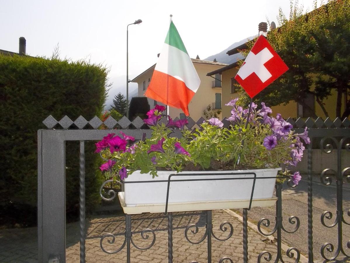 B&B Da Lori Tirano Bagian luar foto