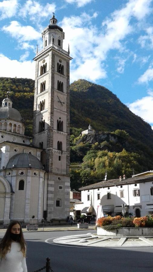 B&B Da Lori Tirano Bagian luar foto