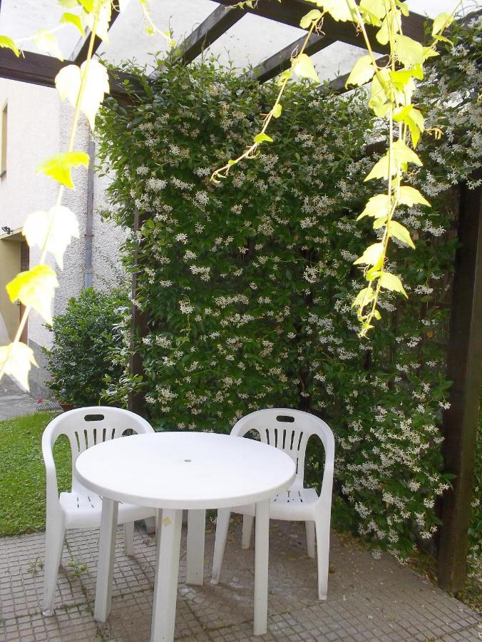 B&B Da Lori Tirano Bagian luar foto