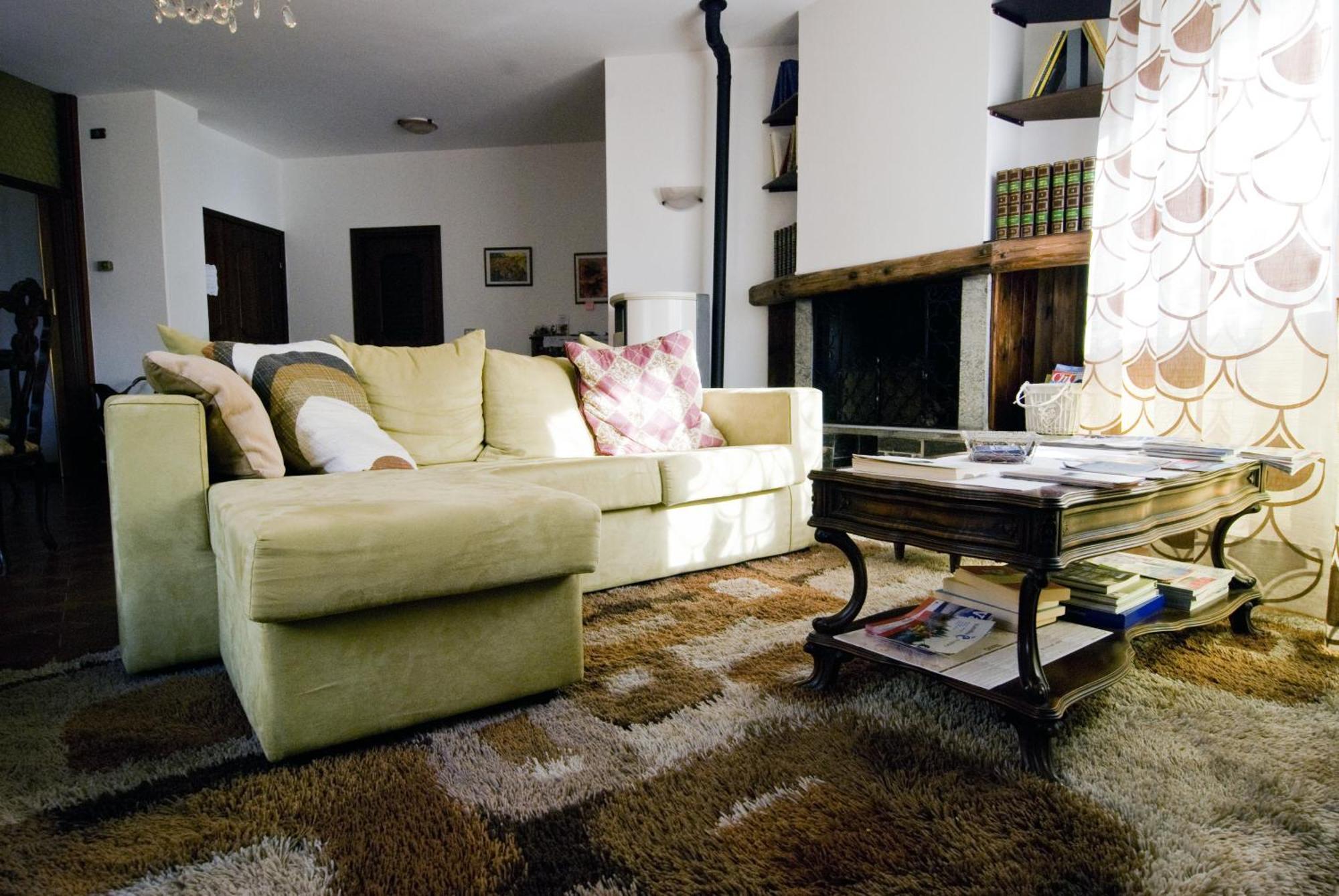 B&B Da Lori Tirano Bagian luar foto